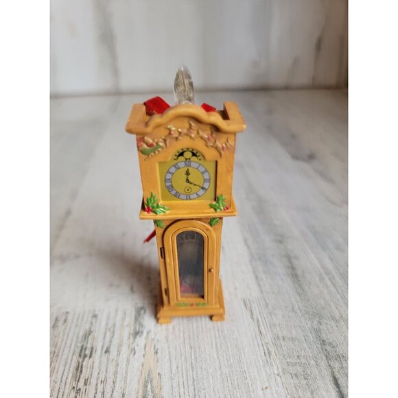 Hallmark not even a mouse Twas the night before Xmas ornament - Picture 2 of 7